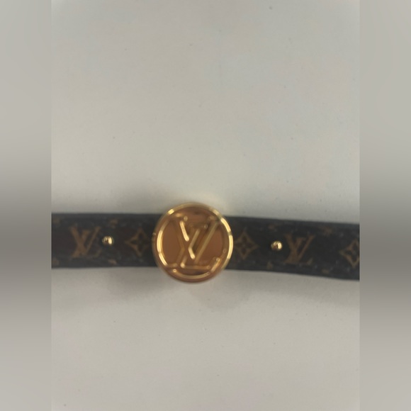 Louis Vuitton LV Circle Reversible Bracelet - Picture 8 of 9